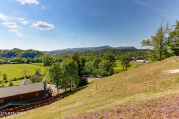 1801 Stone Wood Way, Pigeon Forge, TN 37862