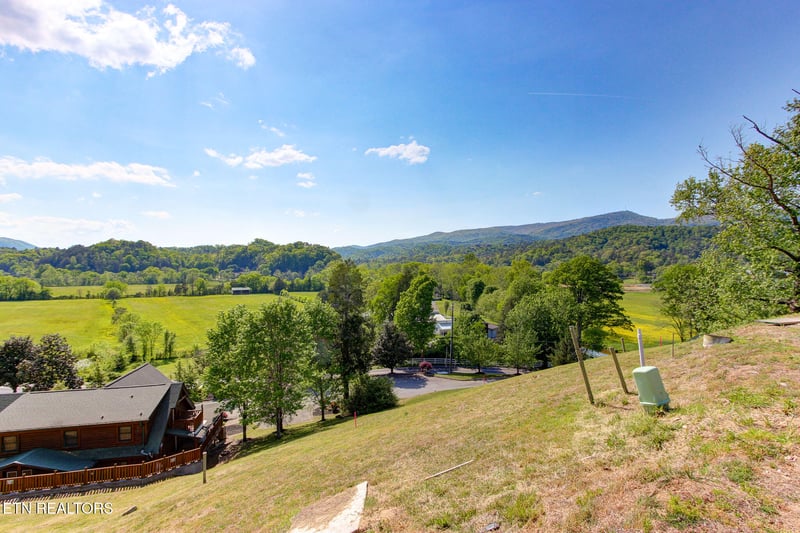 1801 Stone Wood Way, Pigeon Forge, TN 37862