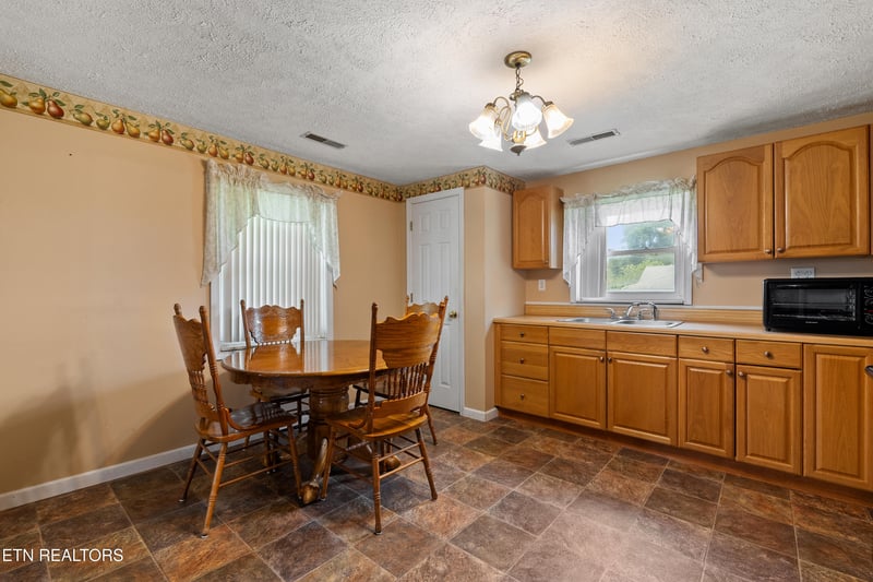 18015 Steekee Rd, Loudon, TN 37774