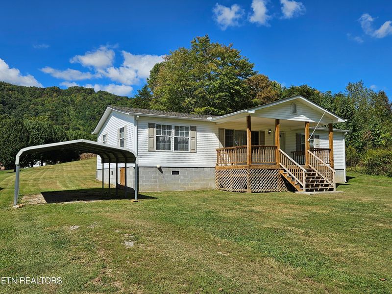 1803 Back Valley Rd, Lafollette, TN 37766
