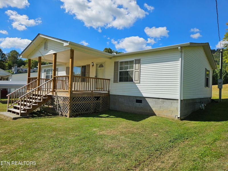 1803 Back Valley Rd, Lafollette, TN 37766
