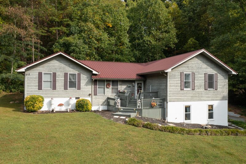 1803 E Mansfield Dr, Knoxville, TN 37918