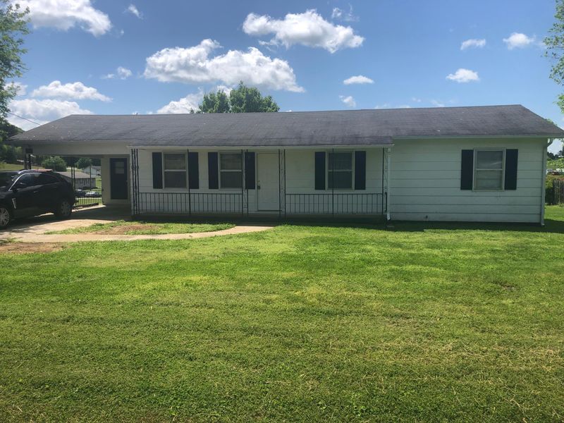1803 Monroe St, Sweetwater, TN 37874