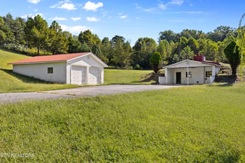 1803 Mountain View Rd, Robbins, TN 37852