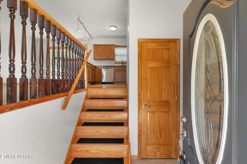 1804 Bishops Bridge Rd, Knoxville, TN 37922
