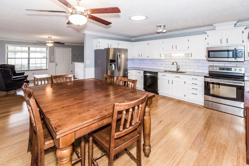 1804 Campfire, Knoxville, TN 37931