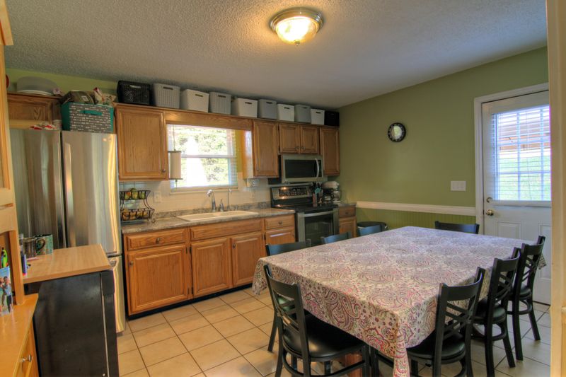 1804 Hall St, Lenoir City, TN 37772