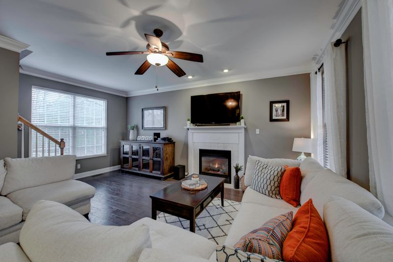 1804 Macqueen Ln, Knoxville, TN 37909