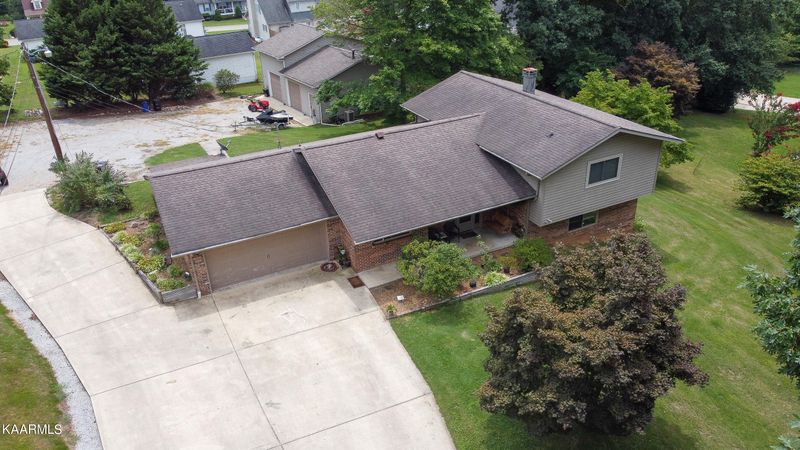 1804 Oak Hills Dr, Kingston, TN 37763