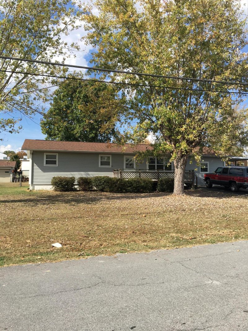 1804 Riverview Cir, Sevierville, TN 37862