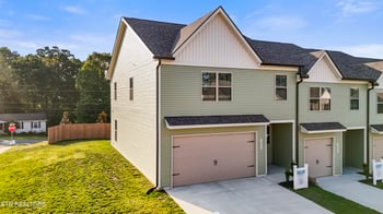 1805 Bennett Village Dr, Maryville, TN 37804