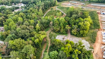 1805 Bennett Village Dr, Maryville, TN 37804