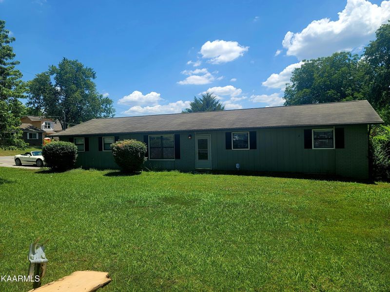 1805 Riverview Cir, Sevierville, TN 37862
