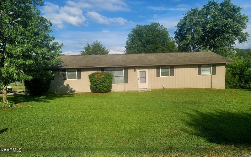 1805 Riverview Cir, Sevierville, TN 37862