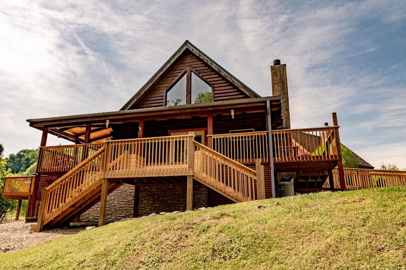 1805 Trout Way, Sevierville, TN 37862