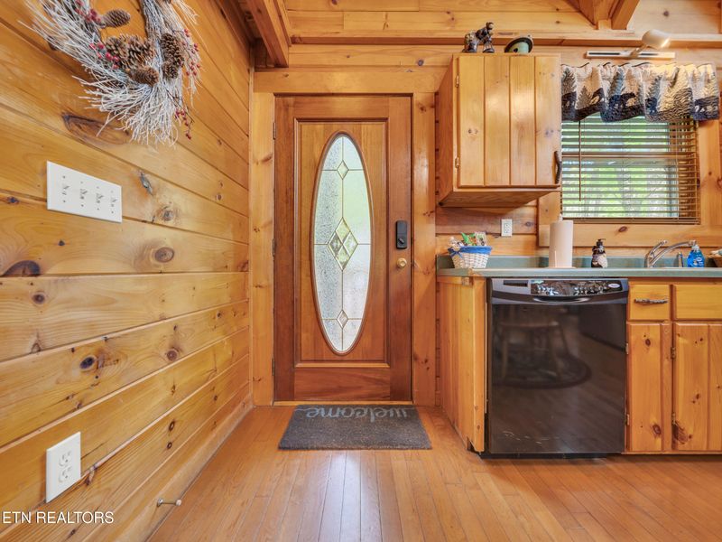 1806 Mossy Tr, Sevierville, TN 37876