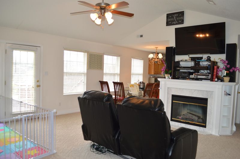 1806 Navarone Cir, Maryville, TN 37804