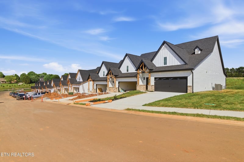 1806 Poplar Spgs Pl, Maryville, TN 37803