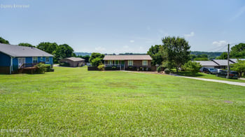 1807 Oakmont Cir, Louisville, TN 37777