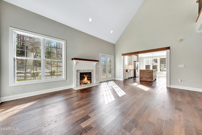 1807 Old Hickory Ln, Lenoir City, TN 37772