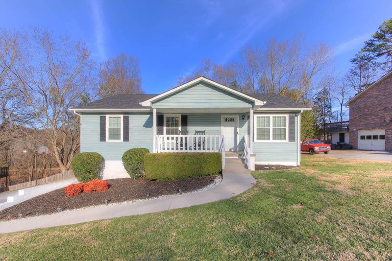 1808 Campfire Dr, Knoxville, TN 37931