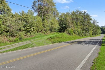 1809 Alpine Dr, Sevierville, TN 37876
