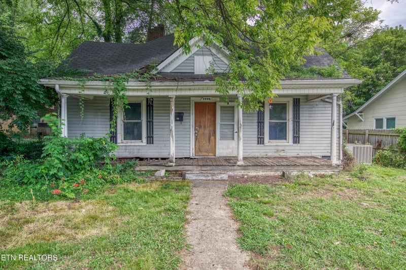 1809 E Glenwood Ave, Knoxville, TN 37917