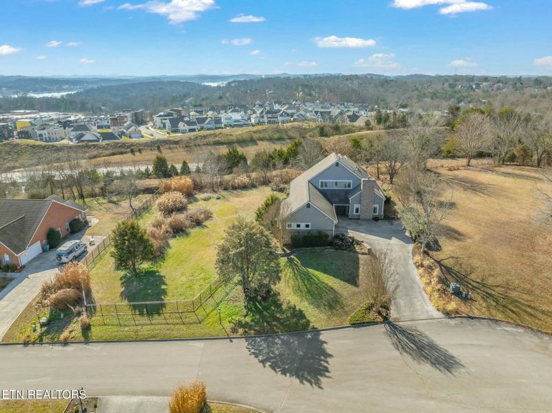 1809 Falling Waters Rd, Knoxville, TN 37922