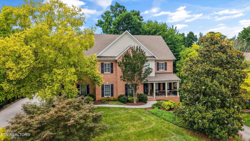 1809 Highlands Cove Ln, Knoxville, TN 37922