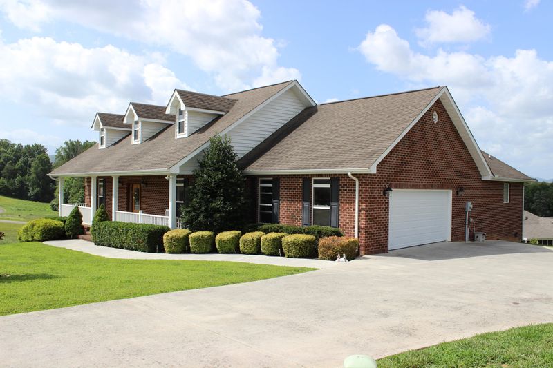 1809 Placid Dr, Sevierville, TN 37862