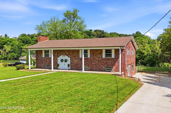 1809 River Shores Dr, Knoxville, TN 37914