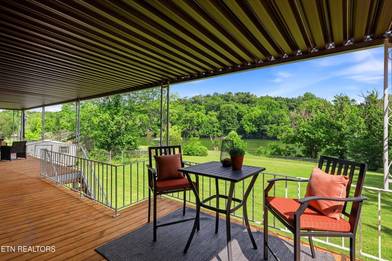 1809 River Shores Dr, Knoxville, TN 37914