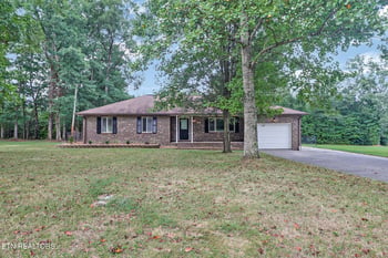 181 Bradrock St, Crossville, TN 38571