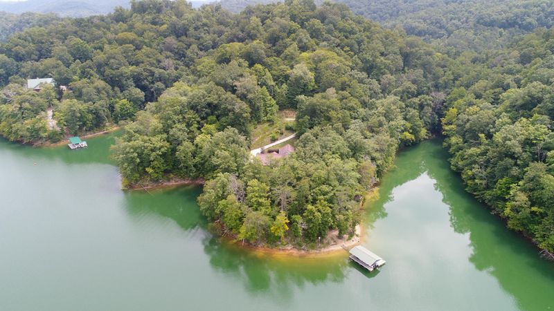 181 Norris Point, Washburn, TN 37888