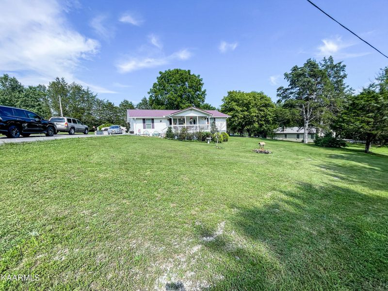 181 Skyview Ln, Lafollette, TN 37766