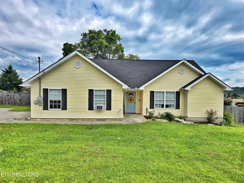 181 Sunset Rd, Clinton, TN 37716