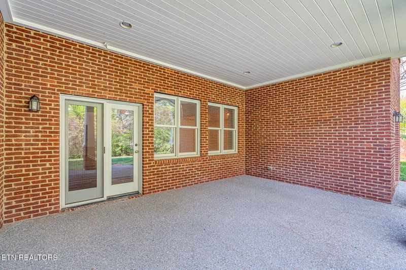 1810 Duncan Woods Ln, Knoxville, TN 37919