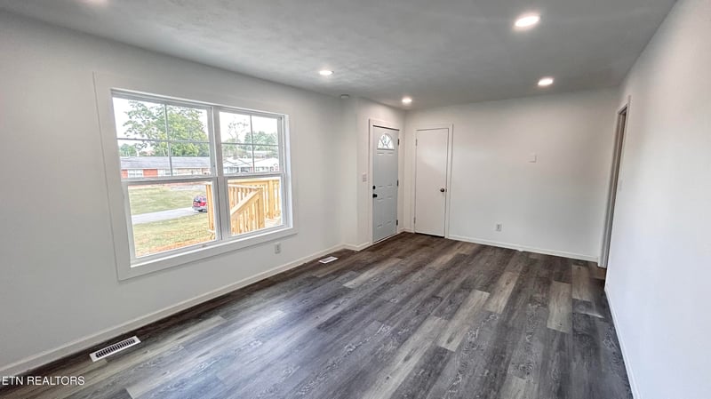 1810 Eastern Ave, Morristown, TN 37813