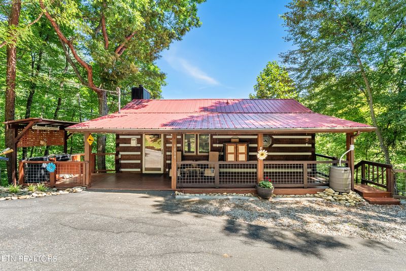 1810 Ridgecrest Dr, Sevierville, TN 37876