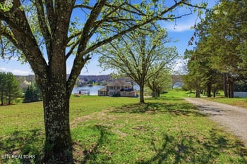 18102 Beals Chapel Rd, Lenoir City, TN 37772