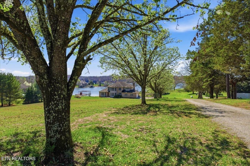 18102 Beals Chapel Rd, Lenoir City, TN 37772