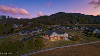 1811 Jordans Creek Way, Sevierville, TN 37876