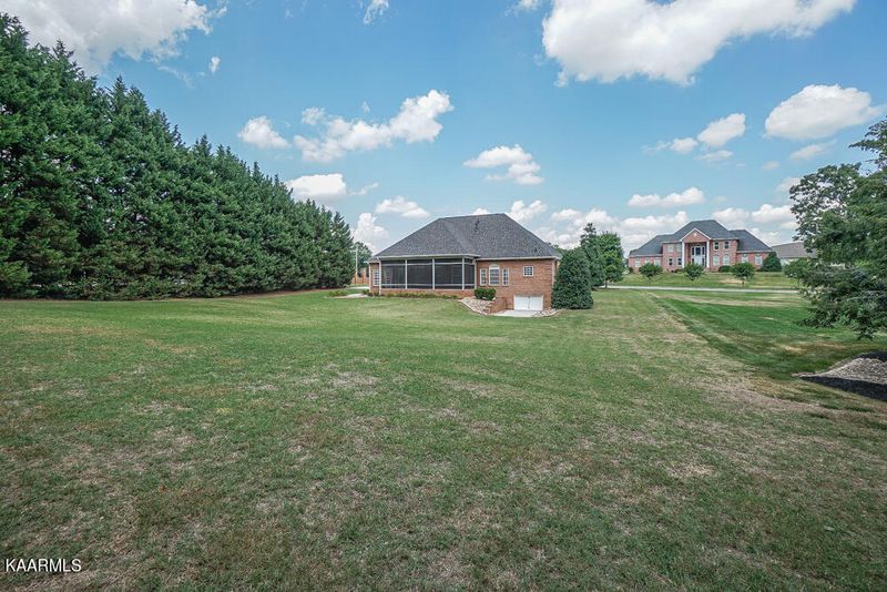 1811 Saint Ives Blvd, Alcoa, TN 37701