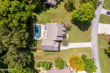 1812 Crazy Horse Dr, Maryville, TN 37801