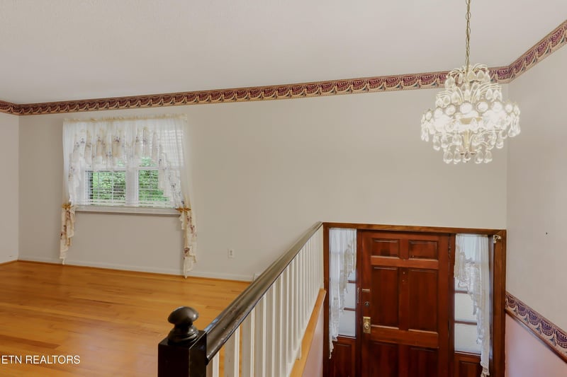 1812 E Alpine Dr, Maryville, TN 37804