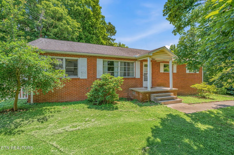1812 E Governor John Sevier Hwy, Knoxville, TN 37920
