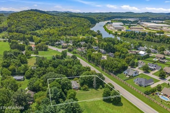 1812 E Governor John Sevier Hwy, Knoxville, TN 37920