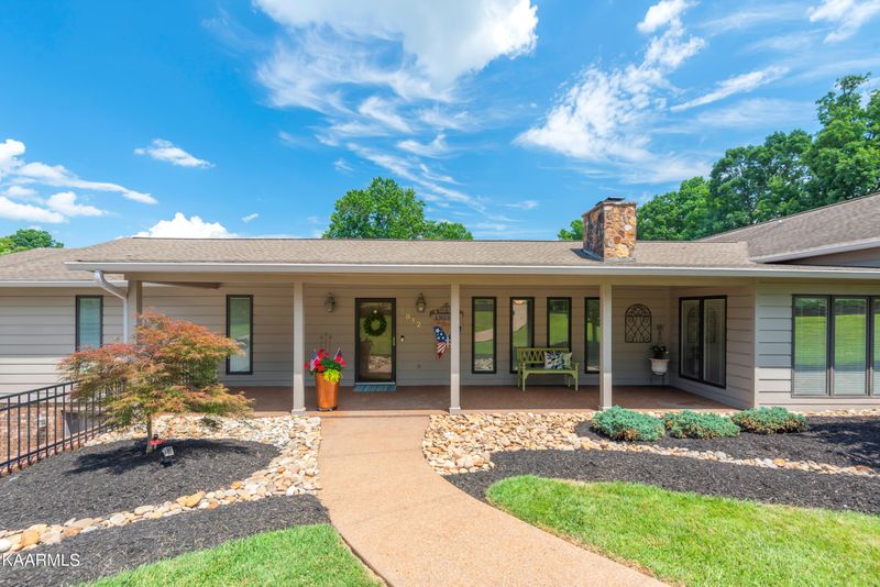 1812 Rosa Cir, Morristown, TN 37814