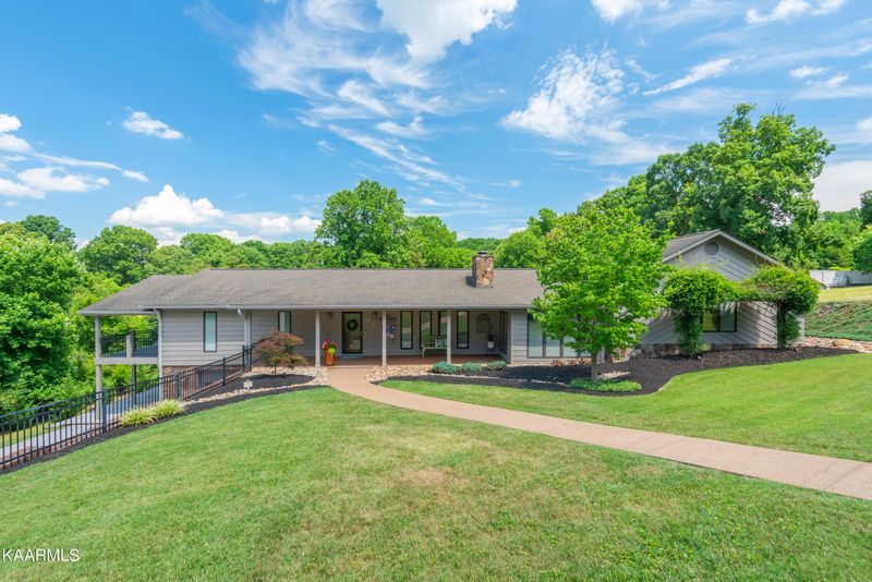 1812 Rosa Cir, Morristown, TN 37814
