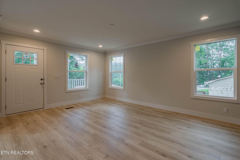 1813 Housley Cir, Morristown, TN 37814